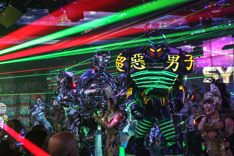 Robot-Restaurant-by-James-Pham-36