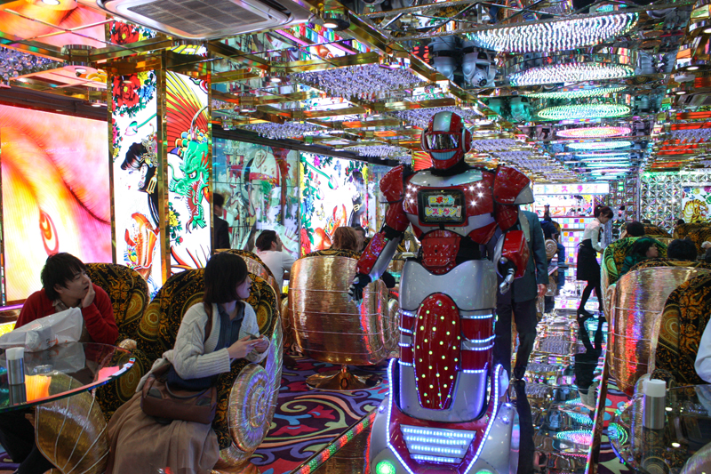 Robot-Restaurant-by-James-Pham-9