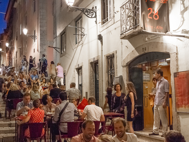 Nightlife in Lisbon_by Nelson Carvalheiro
