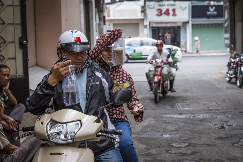 oi-magazine-march-2016-stocking-coffee-shop-NF--12 (OiVietNam-3N)