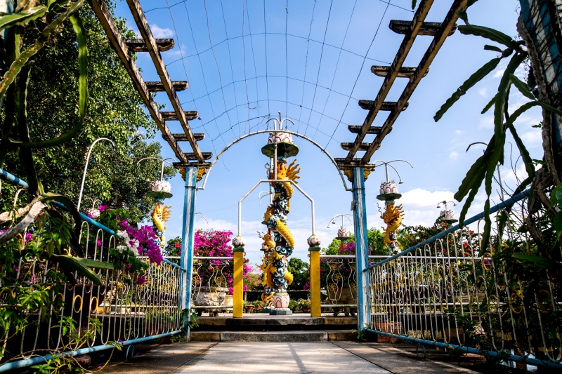 oi-vietnam-december2016_coconut-monk_dsc0289_nt